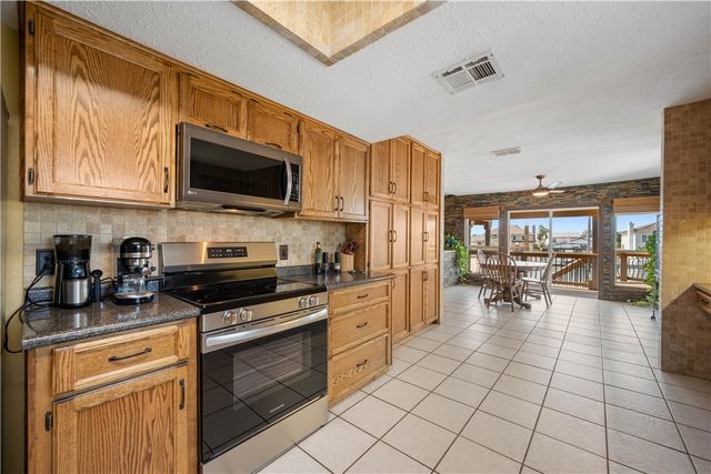 13729 Cayo Cantiles St, Corpus Christi, TX 78418
