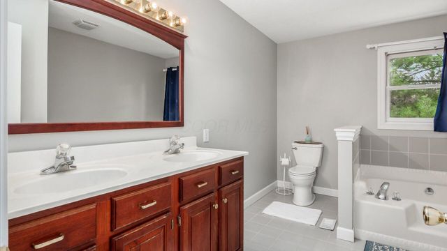 1540 Donamar Court, Lancaster, OH 43130