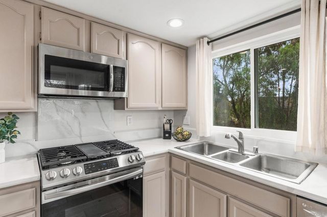 8445 Vista Del Cajon Pl, Lakeside, CA 92040