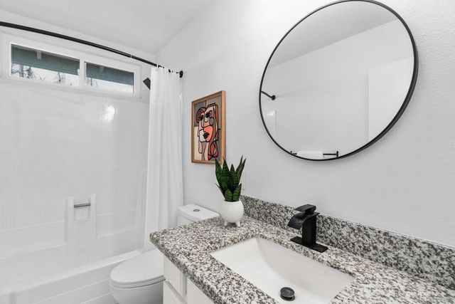 8445 Vista Del Cajon Pl, Lakeside, CA 92040
