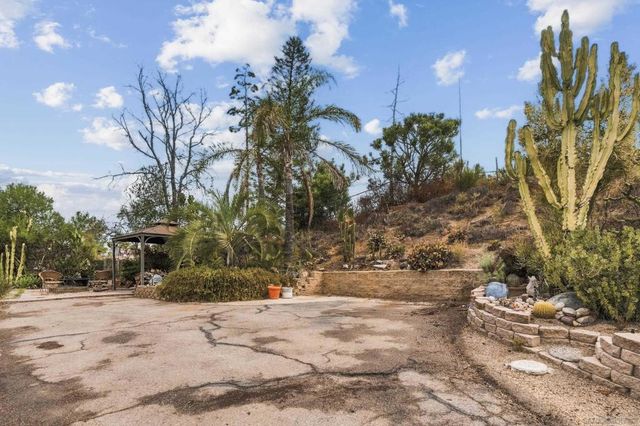 8445 Vista Del Cajon Pl, Lakeside, CA 92040