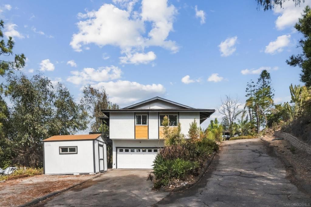 8445 Vista Del Cajon Pl, Lakeside, CA 92040