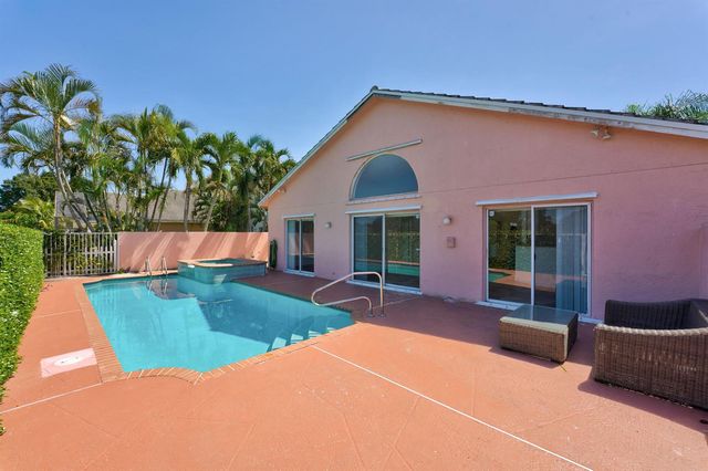 4355 LEICESTER Court, West Palm Beach, FL 33409
