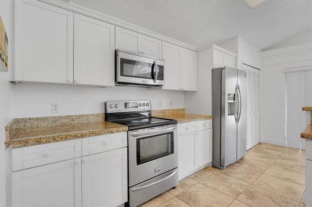 4355 LEICESTER Court, West Palm Beach, FL 33409