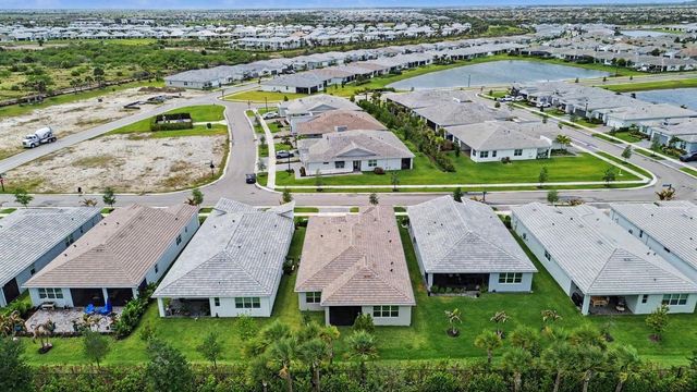 12151 SW Ameresque Way, Port St. Lucie, FL 34987