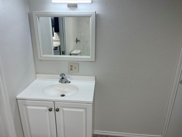 103 Linda Lane, Euless, TX 76040