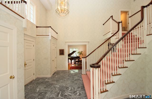 45 Longview Road, Avon, CT 06001