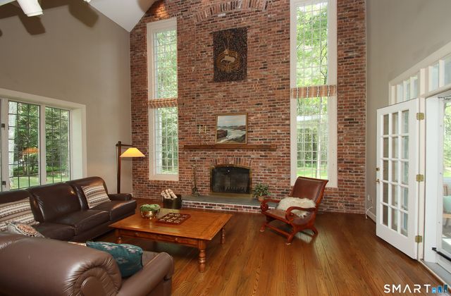 45 Longview Road, Avon, CT 06001