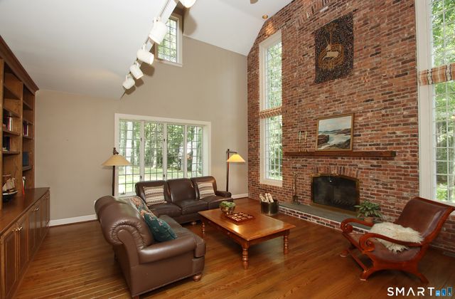 45 Longview Road, Avon, CT 06001
