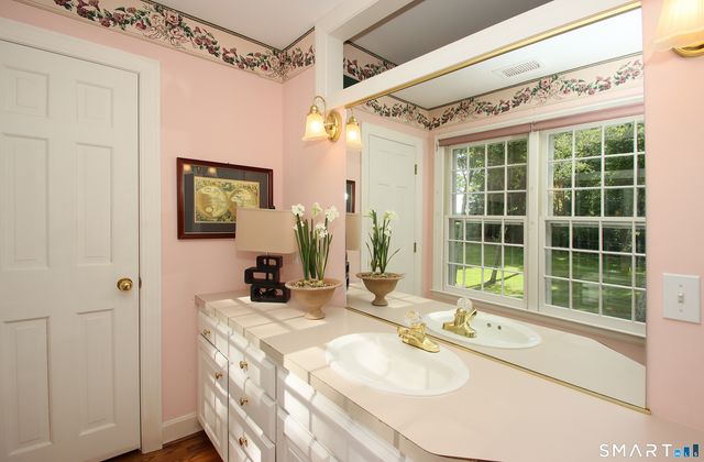 45 Longview Road, Avon, CT 06001