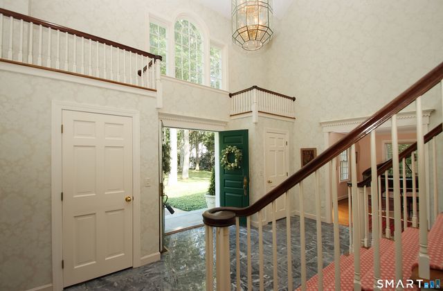 45 Longview Road, Avon, CT 06001