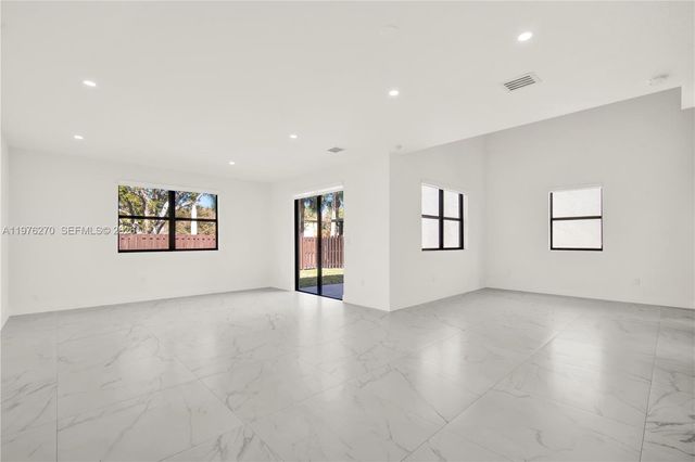 9243 SW 227th Ter, Cutler Bay, FL 33190