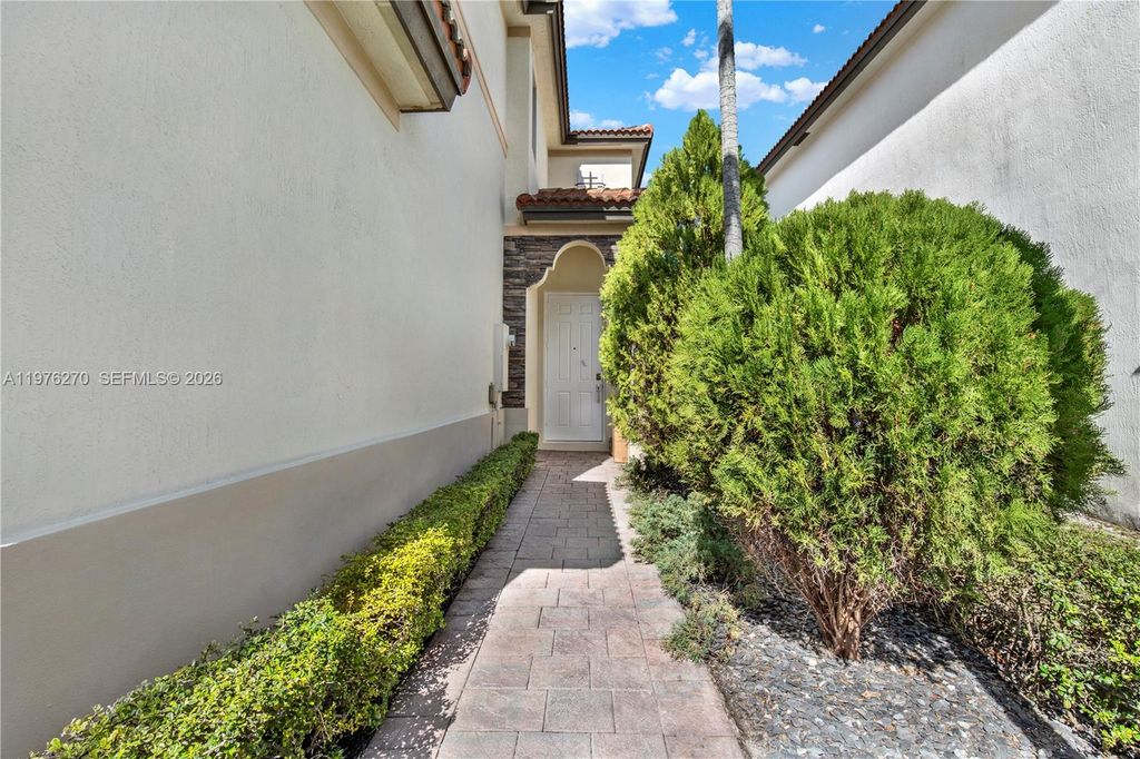 9243 SW 227th Ter, Cutler Bay, FL 33190