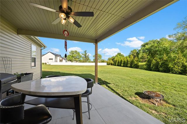 261 Emerald Way, Granite City, IL 62040
