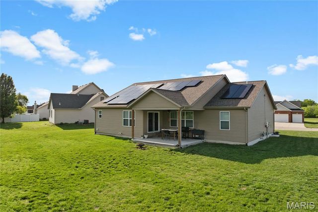 261 Emerald Way, Granite City, IL 62040