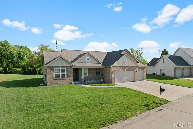 261 Emerald Way, Granite City, IL 62040