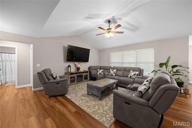 261 Emerald Way, Granite City, IL 62040
