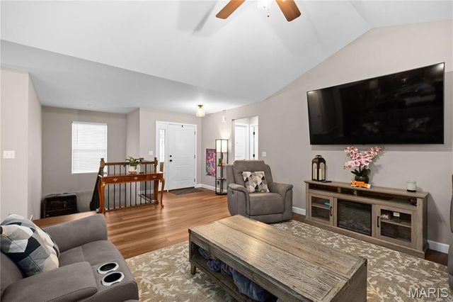 261 Emerald Way, Granite City, IL 62040