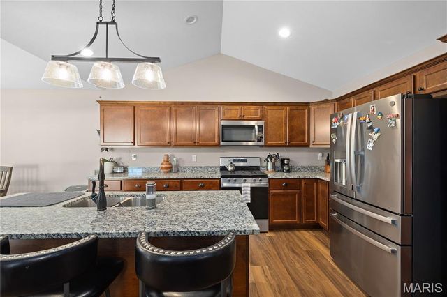 261 Emerald Way, Granite City, IL 62040