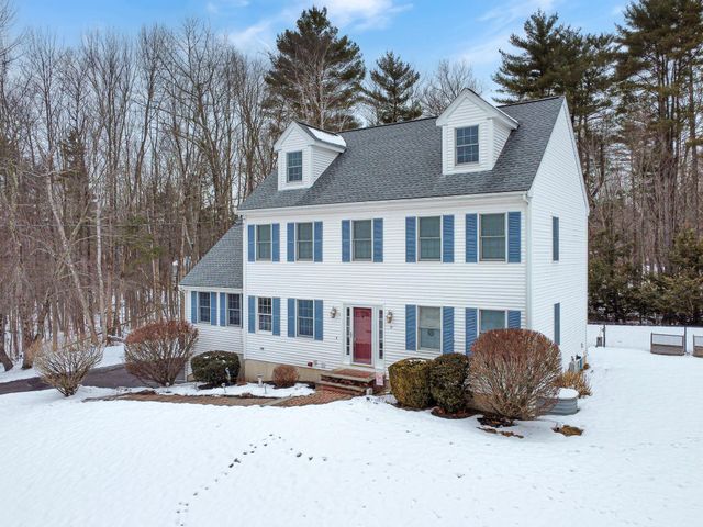 9 Village Drive, Atkinson, NH 03811
