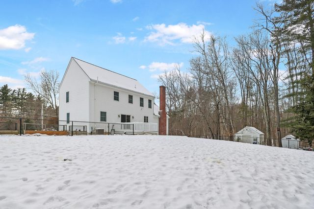 9 Village Drive, Atkinson, NH 03811