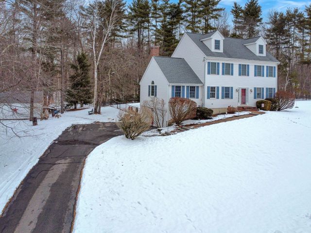 9 Village Drive, Atkinson, NH 03811