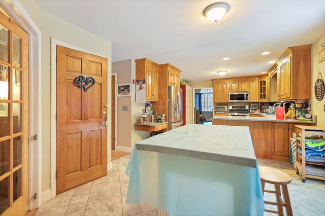 9 Village Drive, Atkinson, NH 03811