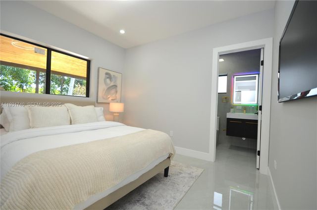 1144 NE 144th St, North Miami, FL 33161