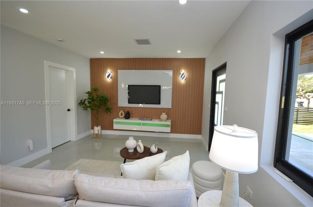 1144 NE 144th St, North Miami, FL 33161