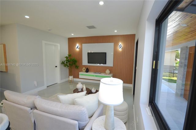 1144 NE 144th St, North Miami, FL 33161