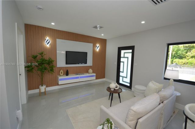 1144 NE 144th St, North Miami, FL 33161