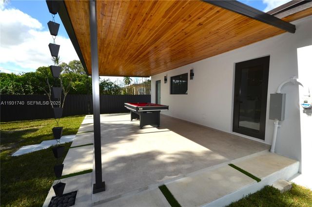 1144 NE 144th St, North Miami, FL 33161