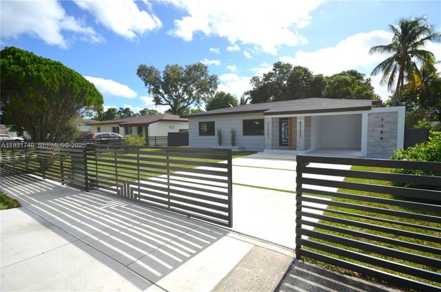 1144 NE 144th St, North Miami, FL 33161