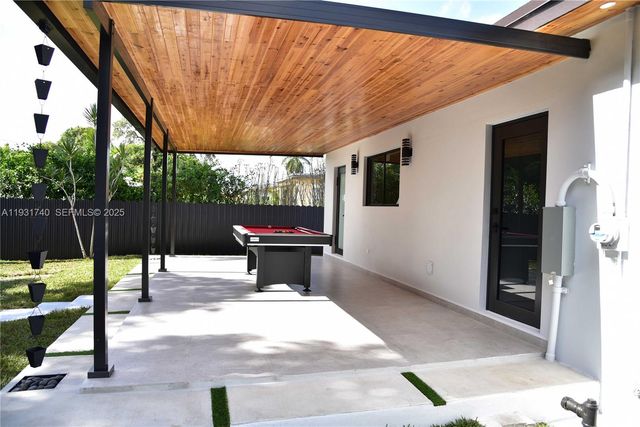 1144 NE 144th St, North Miami, FL 33161