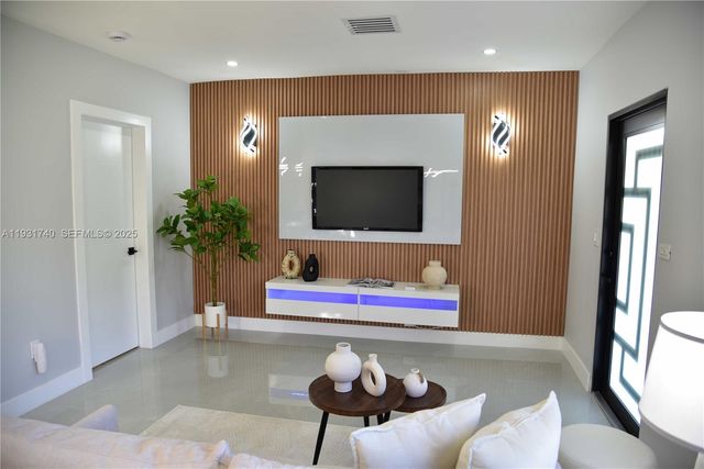 1144 NE 144th St, North Miami, FL 33161