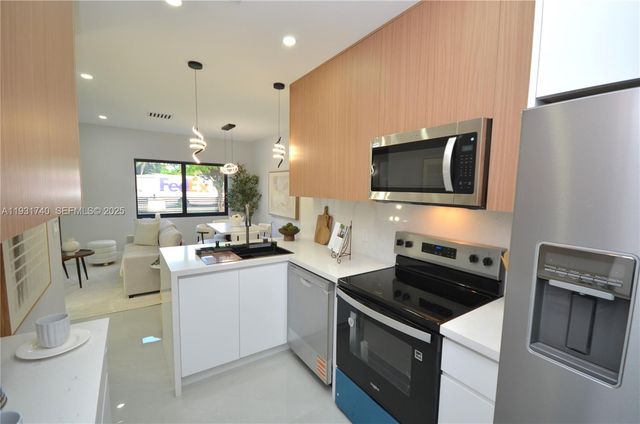 1144 NE 144th St, North Miami, FL 33161