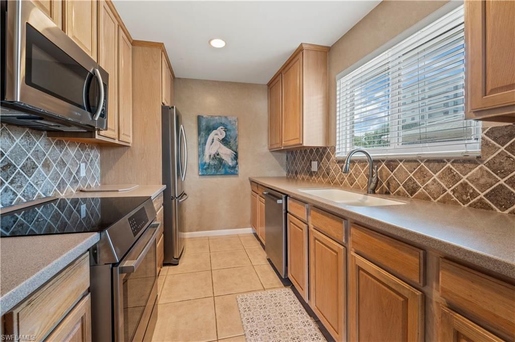 2500 Gulf Shore BLVD N N4, NAPLES, FL 34103 — photo 2