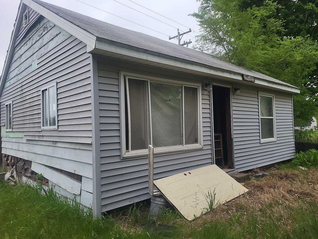 5971 Baseline Road, Grand Junction, MI 49056