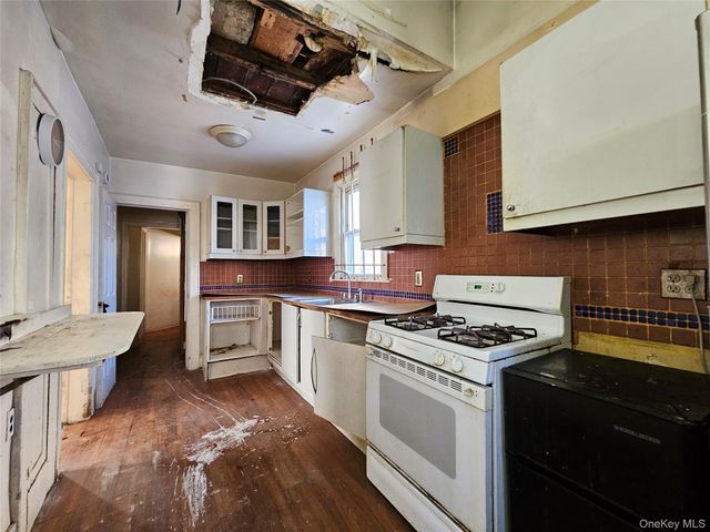 11311 198th Street, Saint Albans, NY 11412