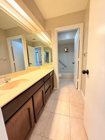 5916 Timbercrest Drive, Arlington, TX 76017