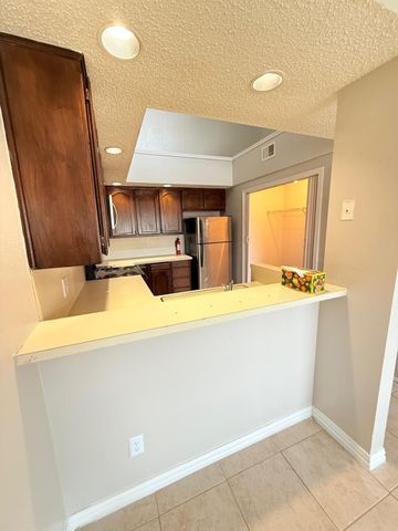 5916 Timbercrest Drive, Arlington, TX 76017