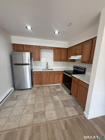 14 Averill Place 12, Branford, CT 06405