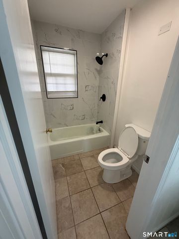 14 Averill Place 12, Branford, CT 06405