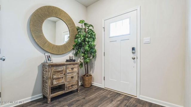 52 Victoria Gardens Square, Neptune Township, NJ 07753