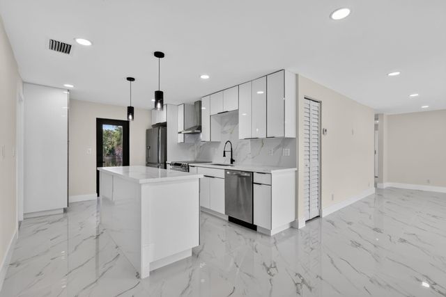 3185 Riddle Road, West Palm Beach, FL 33406