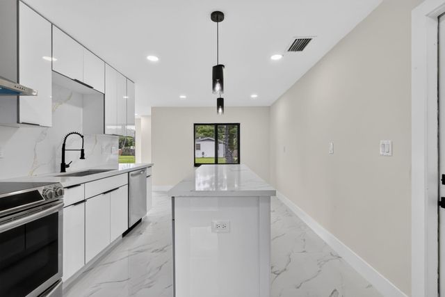3185 Riddle Road, West Palm Beach, FL 33406