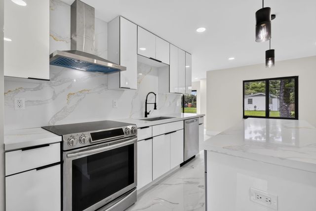 3185 Riddle Road, West Palm Beach, FL 33406