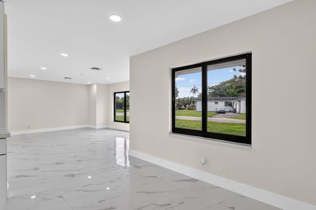 3185 Riddle Road, West Palm Beach, FL 33406