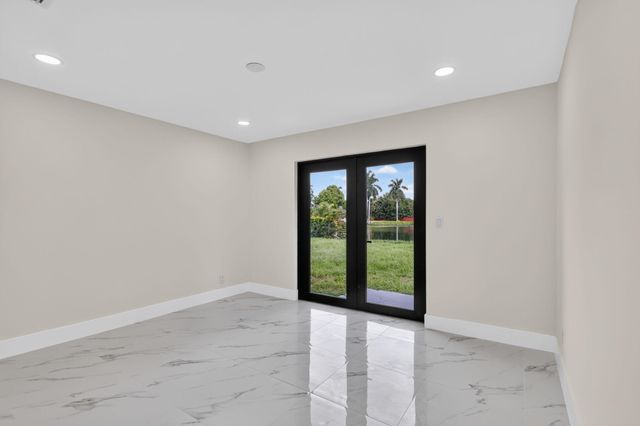 3185 Riddle Road, West Palm Beach, FL 33406