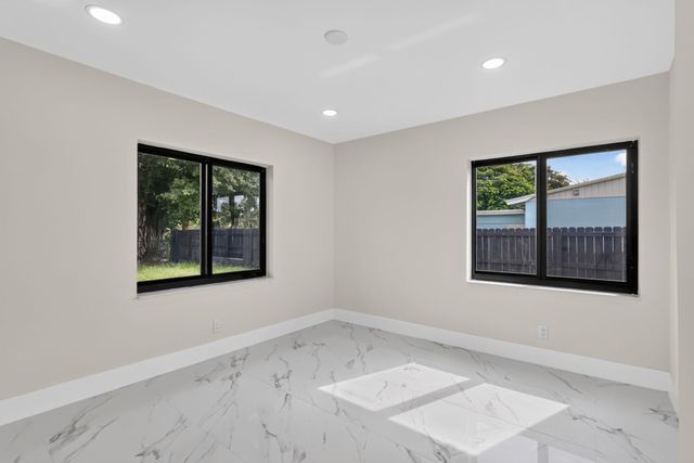 3185 Riddle Road, West Palm Beach, FL 33406